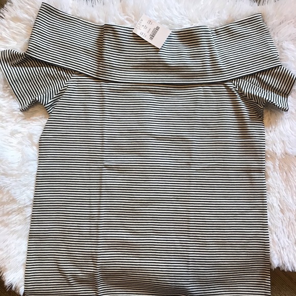J Crew Off Shoulders top 3/$21 - Picture 3 of 6